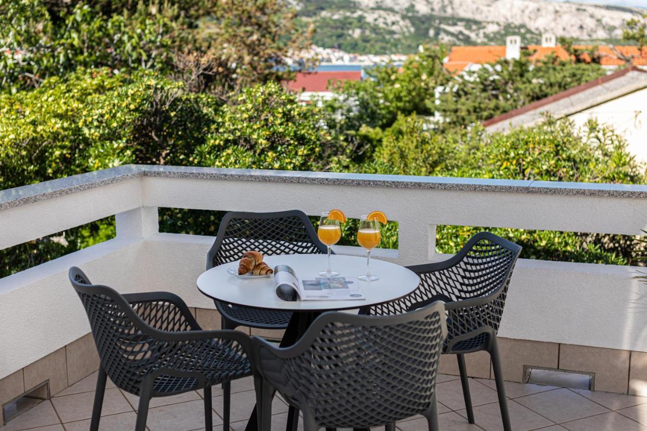 Happy Apartments Baska Exterior photo