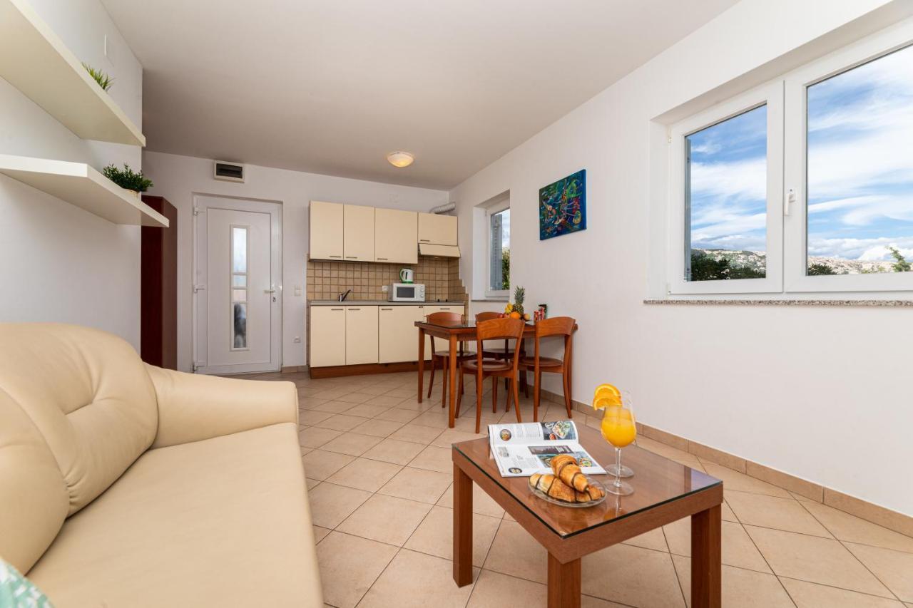 Happy Apartments Baska Exterior photo